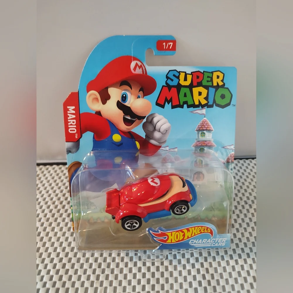 Hot Wheels Character Car Mario Super Mario NWT 2017